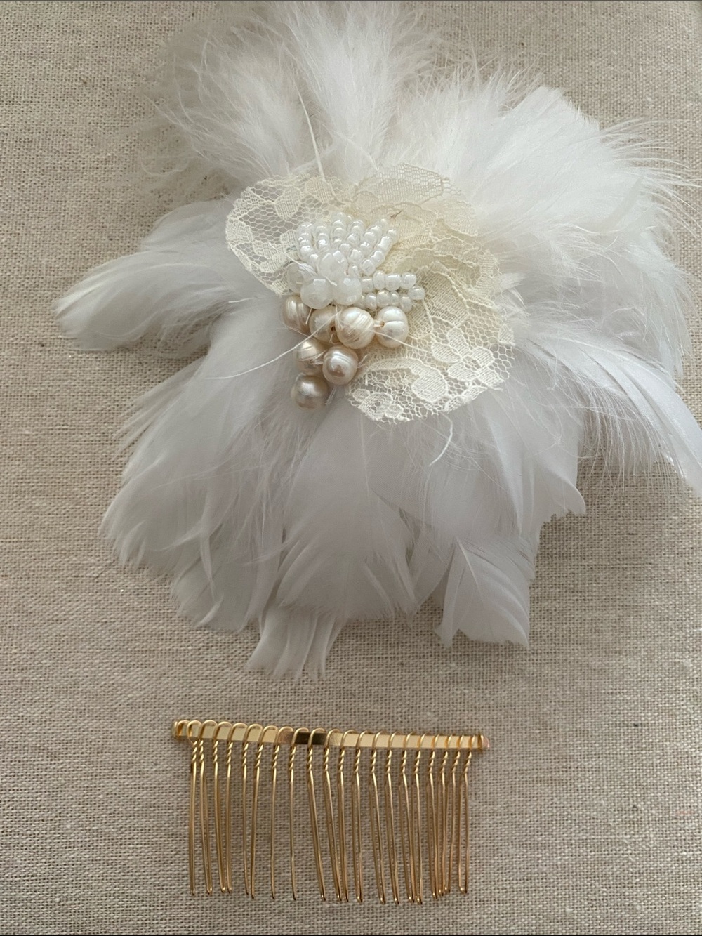 CUSTOM ORDER FOR MEG.W: OPTION 1
Goose feather and Crystal brooch comb BY KMB